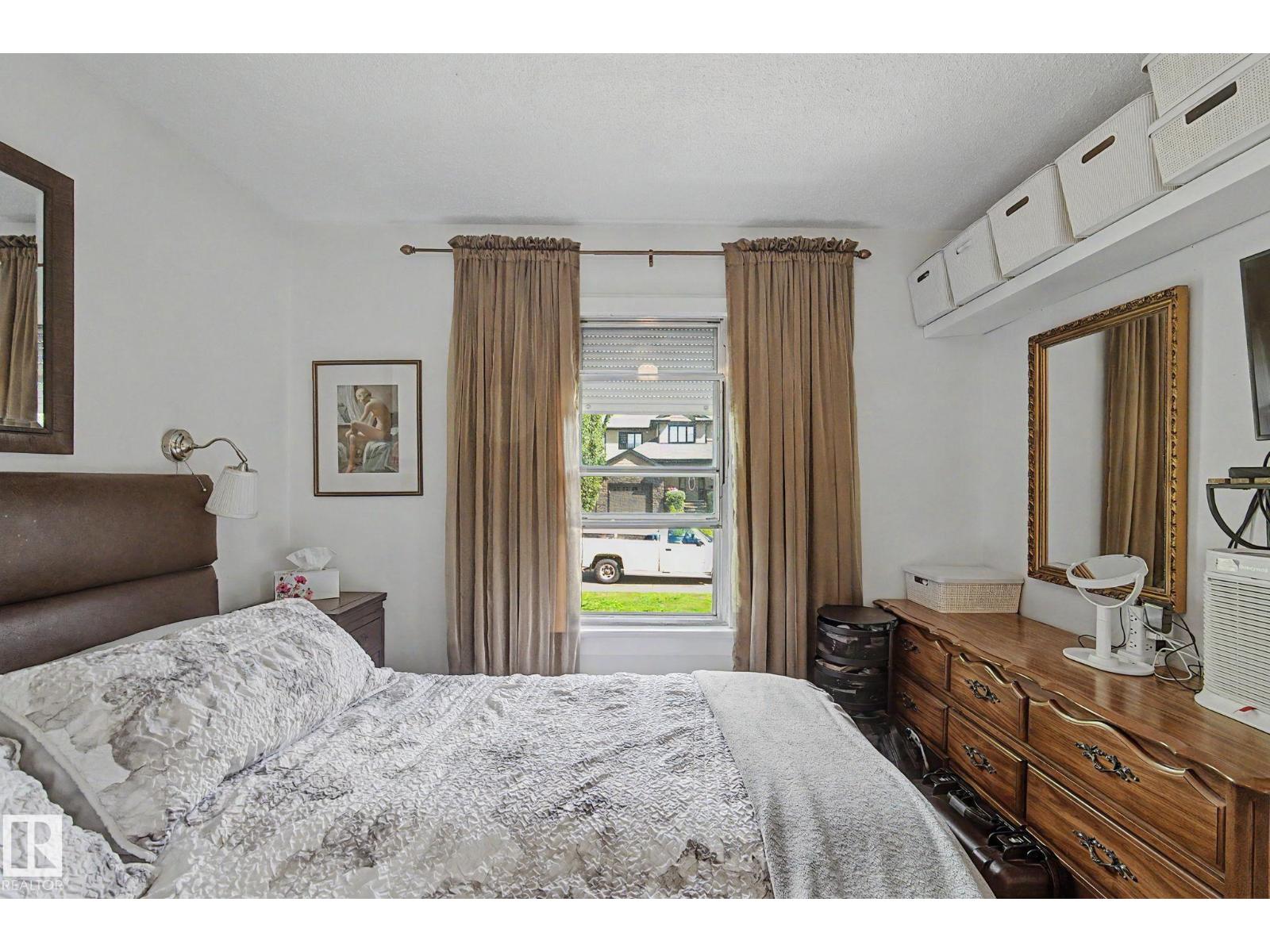 9706 159 St Nw Property Photo 20