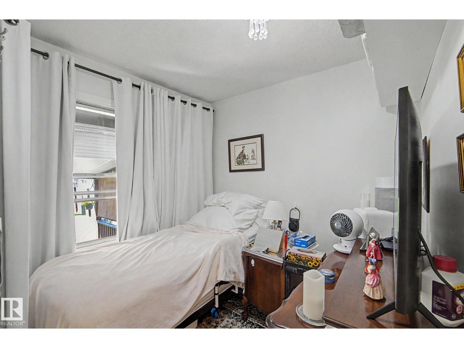 9706 159 St Nw Property Photo 26