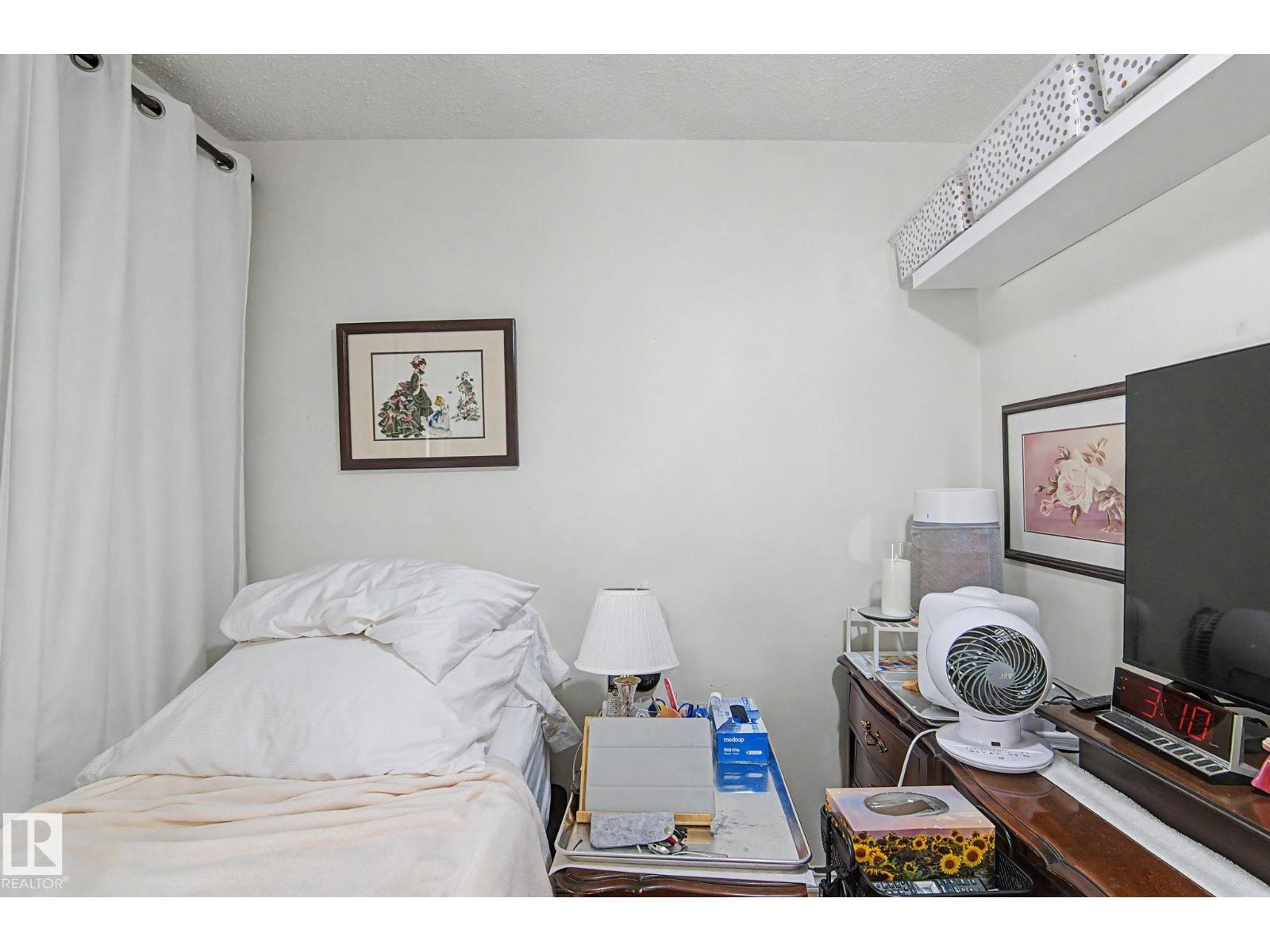 9706 159 St Nw Property Photo 27