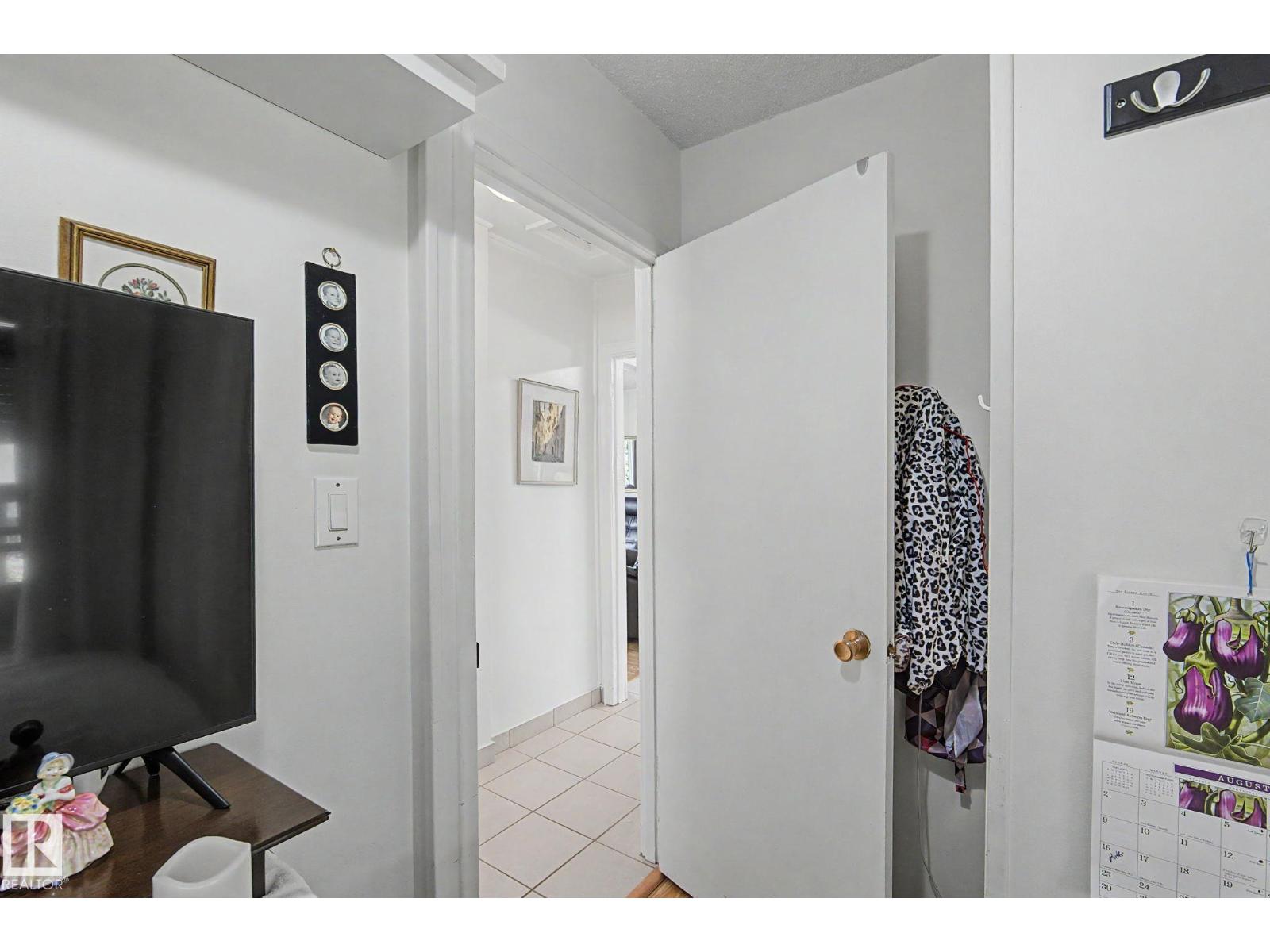 9706 159 St Nw Property Photo 28