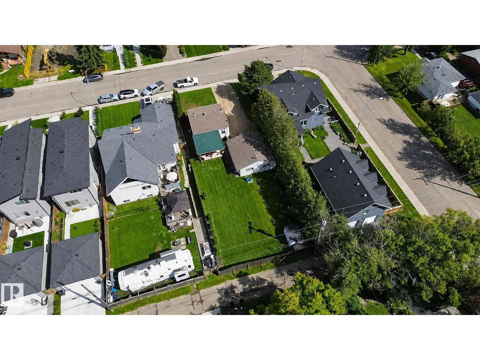 9706 159 St Nw Property Photo 47