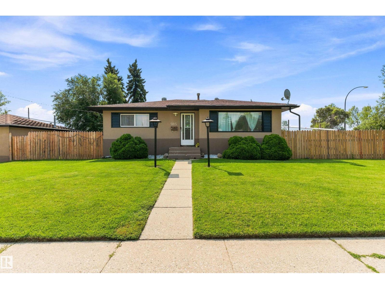 5815 136 AV NW