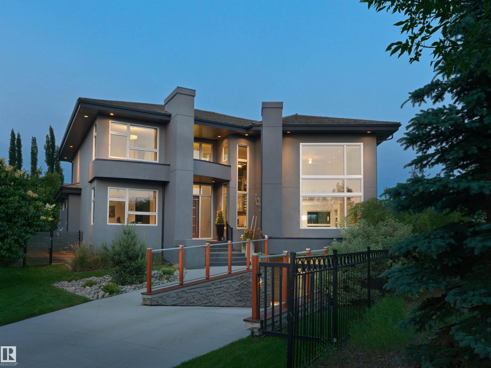 703 DALHOUSIE WY NW