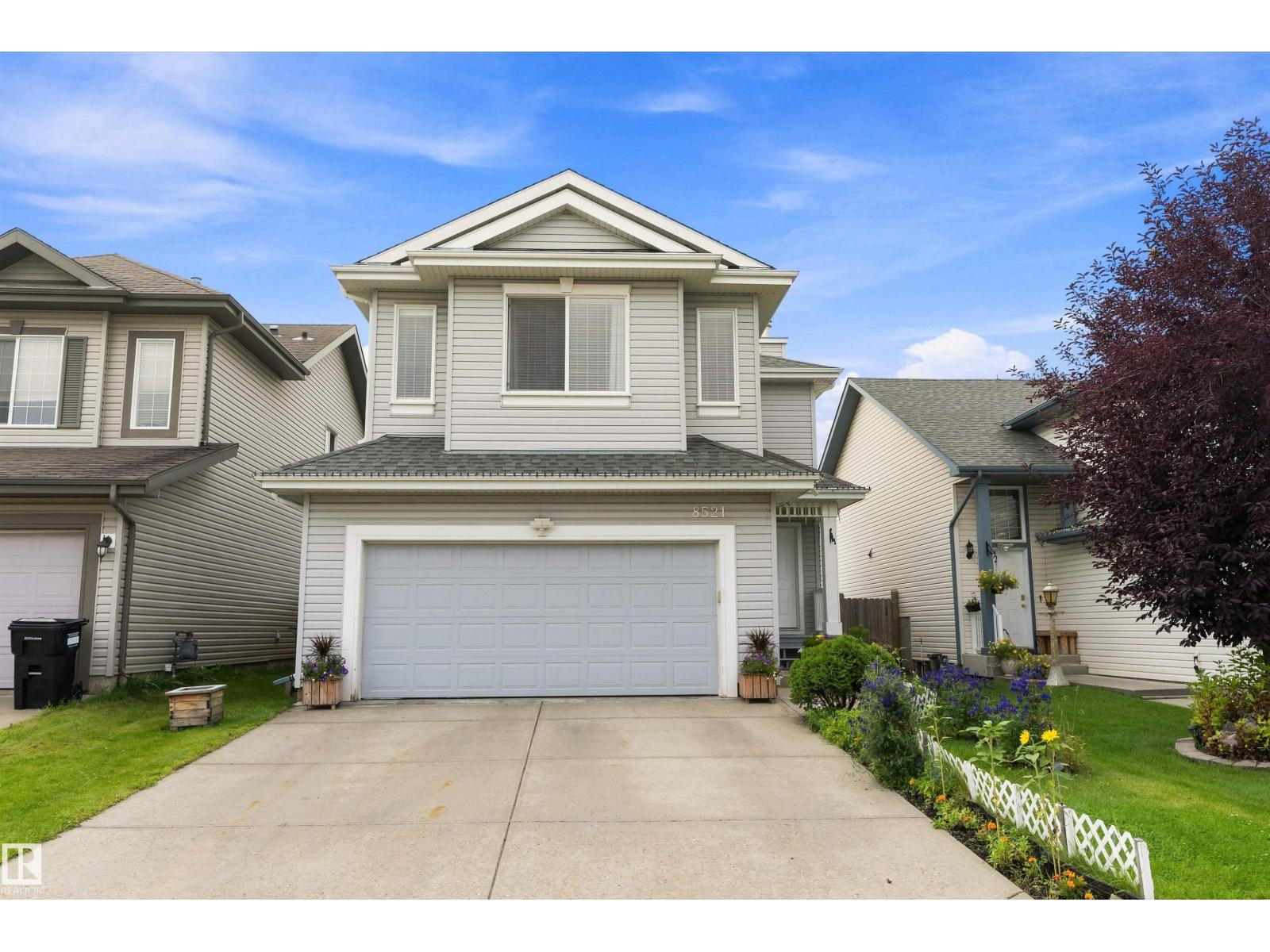 8521 8 AV SW Property Photo 1