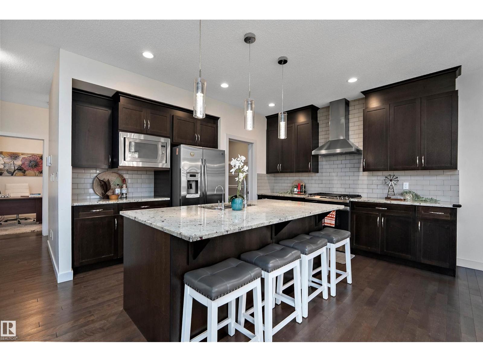 15832 11 Av Sw Property Photo 8