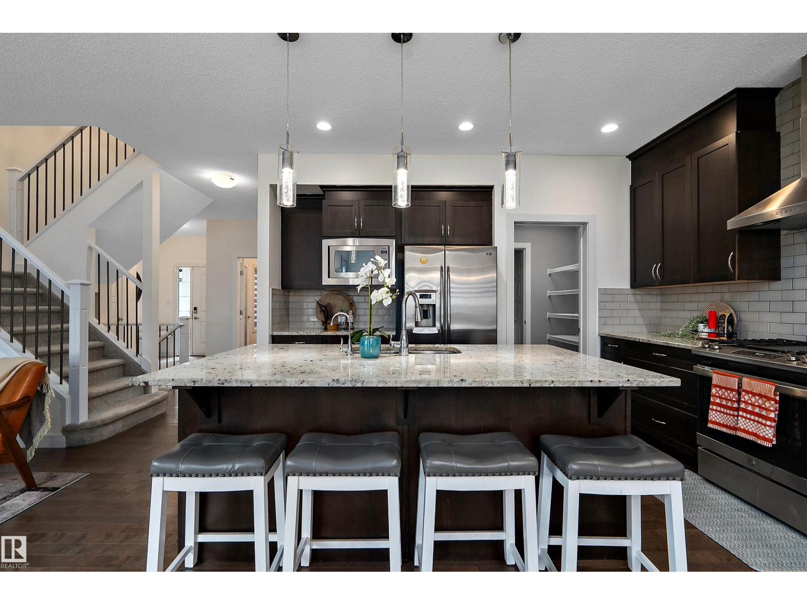 15832 11 Av Sw Property Photo 9