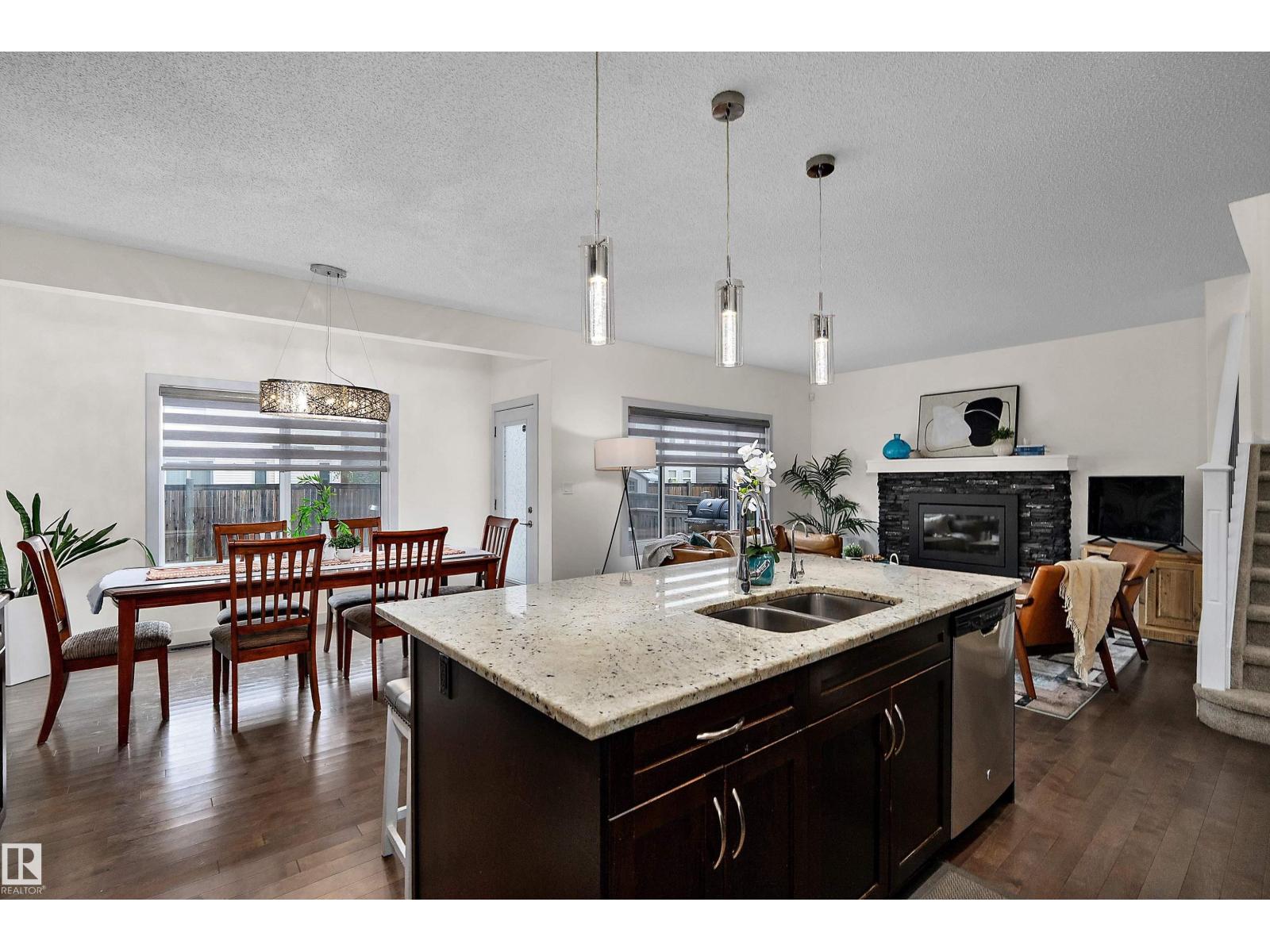 15832 11 Av Sw Property Photo 10
