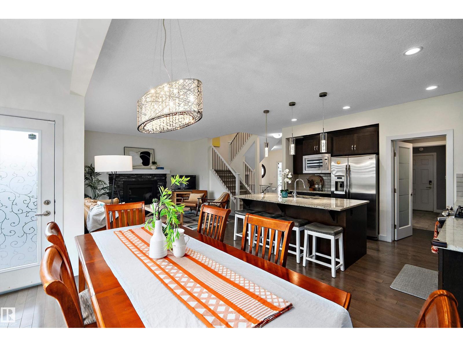15832 11 Av Sw Property Photo 12