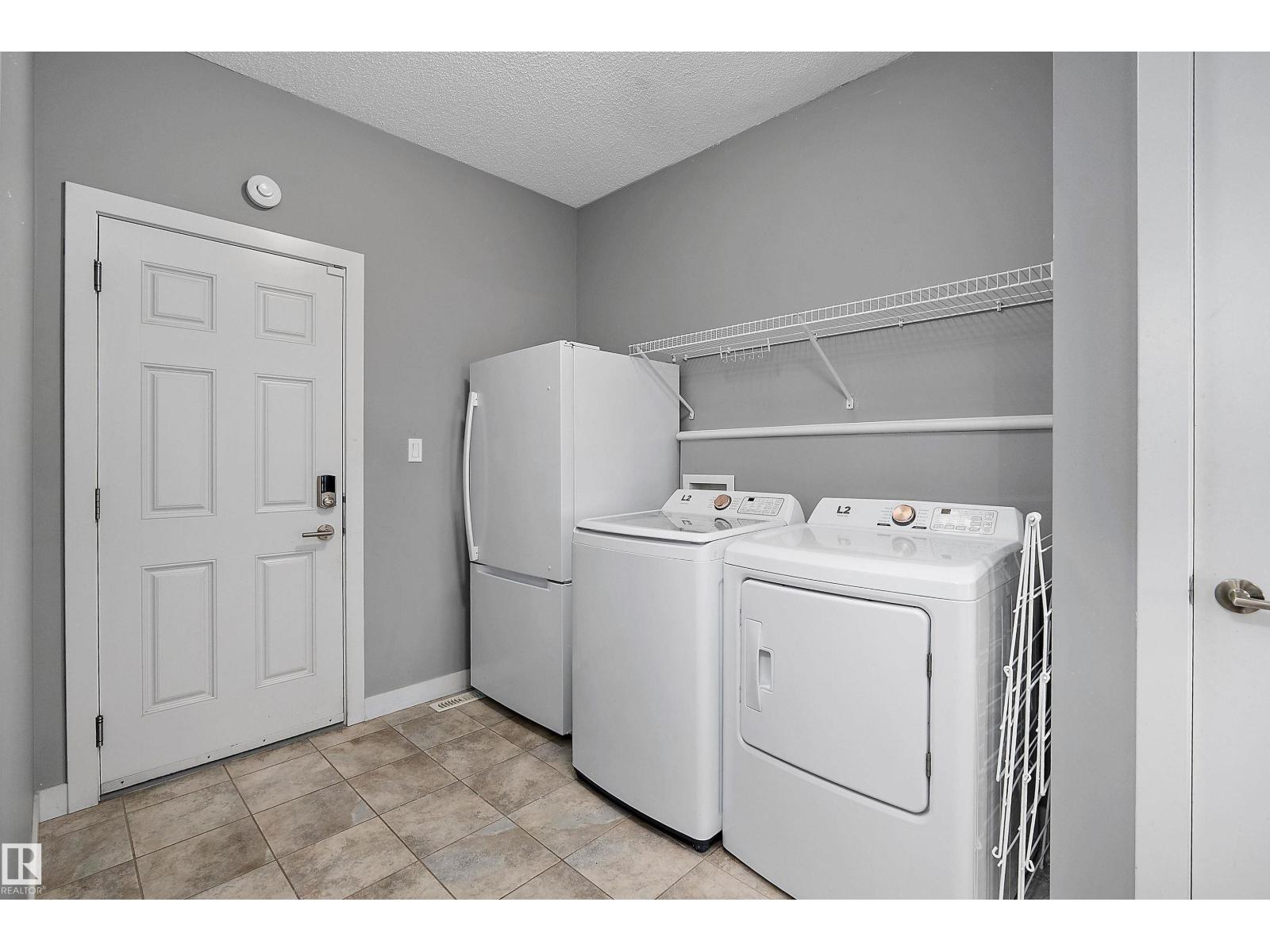 15832 11 Av Sw Property Photo 16
