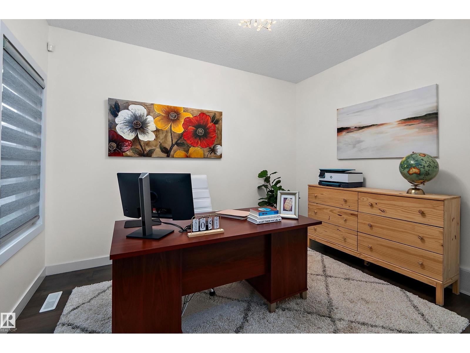15832 11 Av Sw Property Photo 17