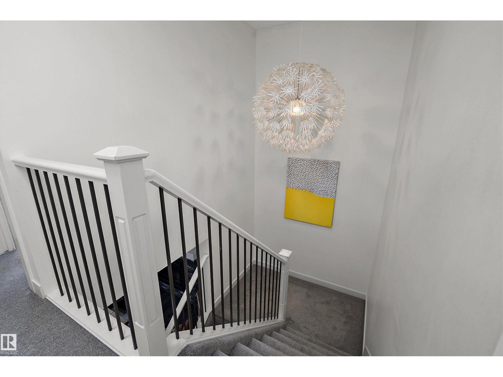 15832 11 Av Sw Property Photo 19