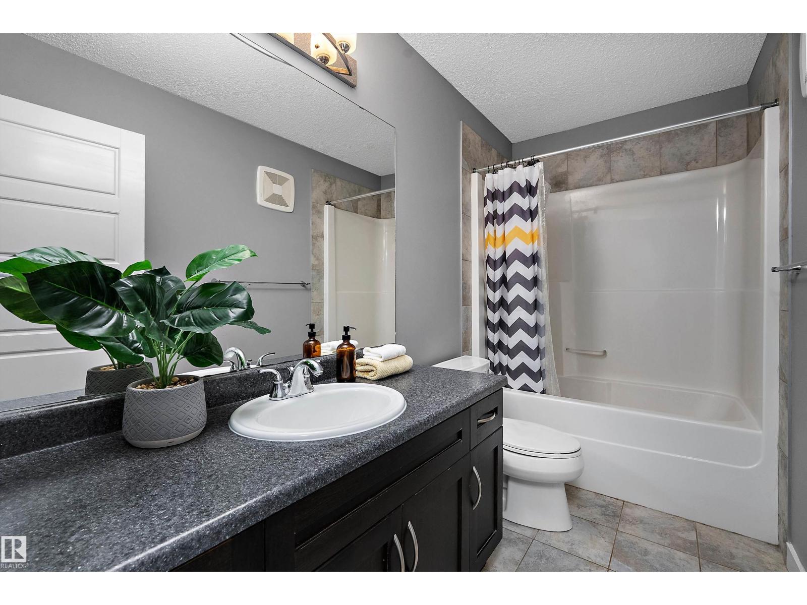 15832 11 Av Sw Property Photo 24