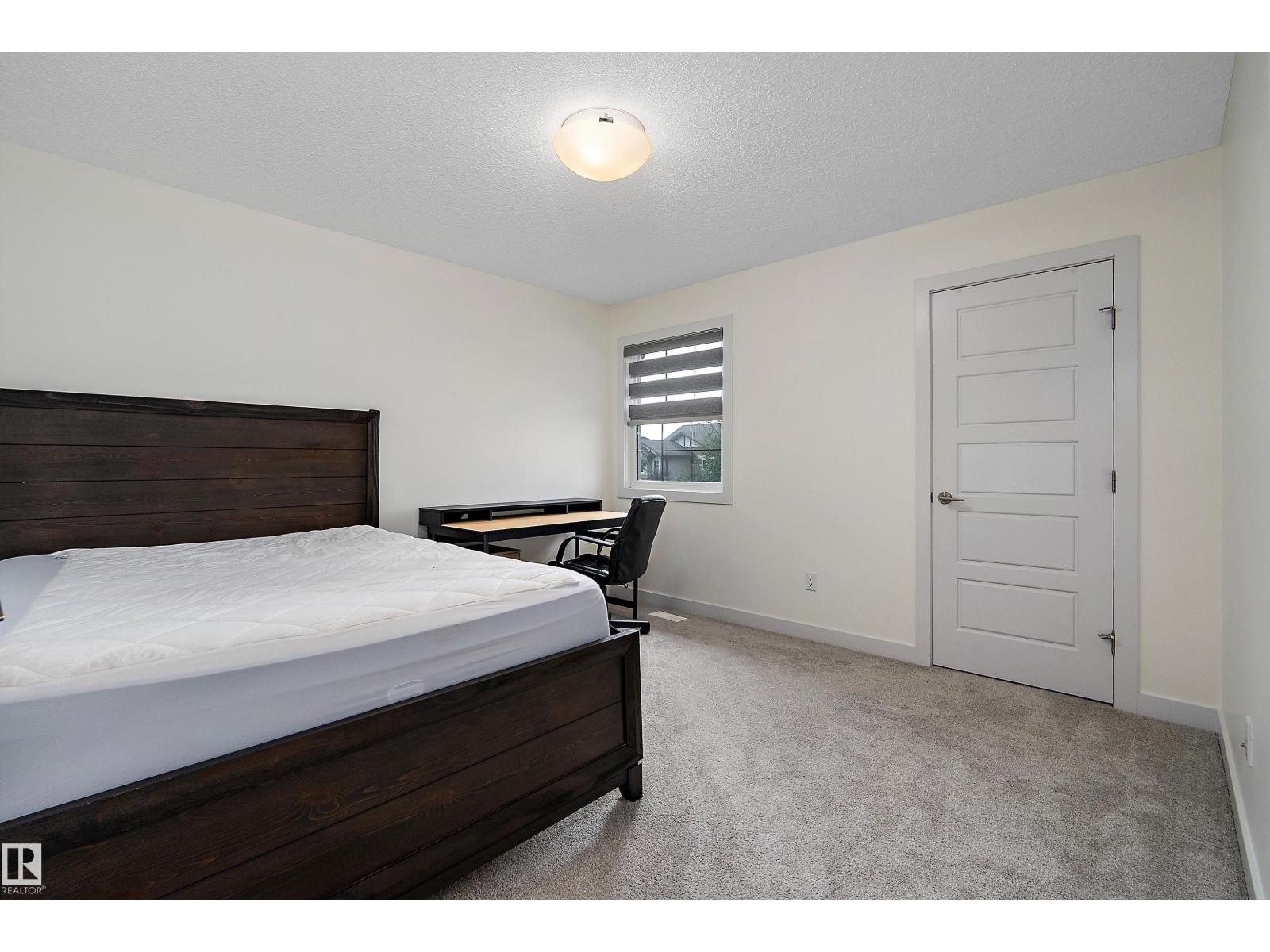 15832 11 Av Sw Property Photo 25