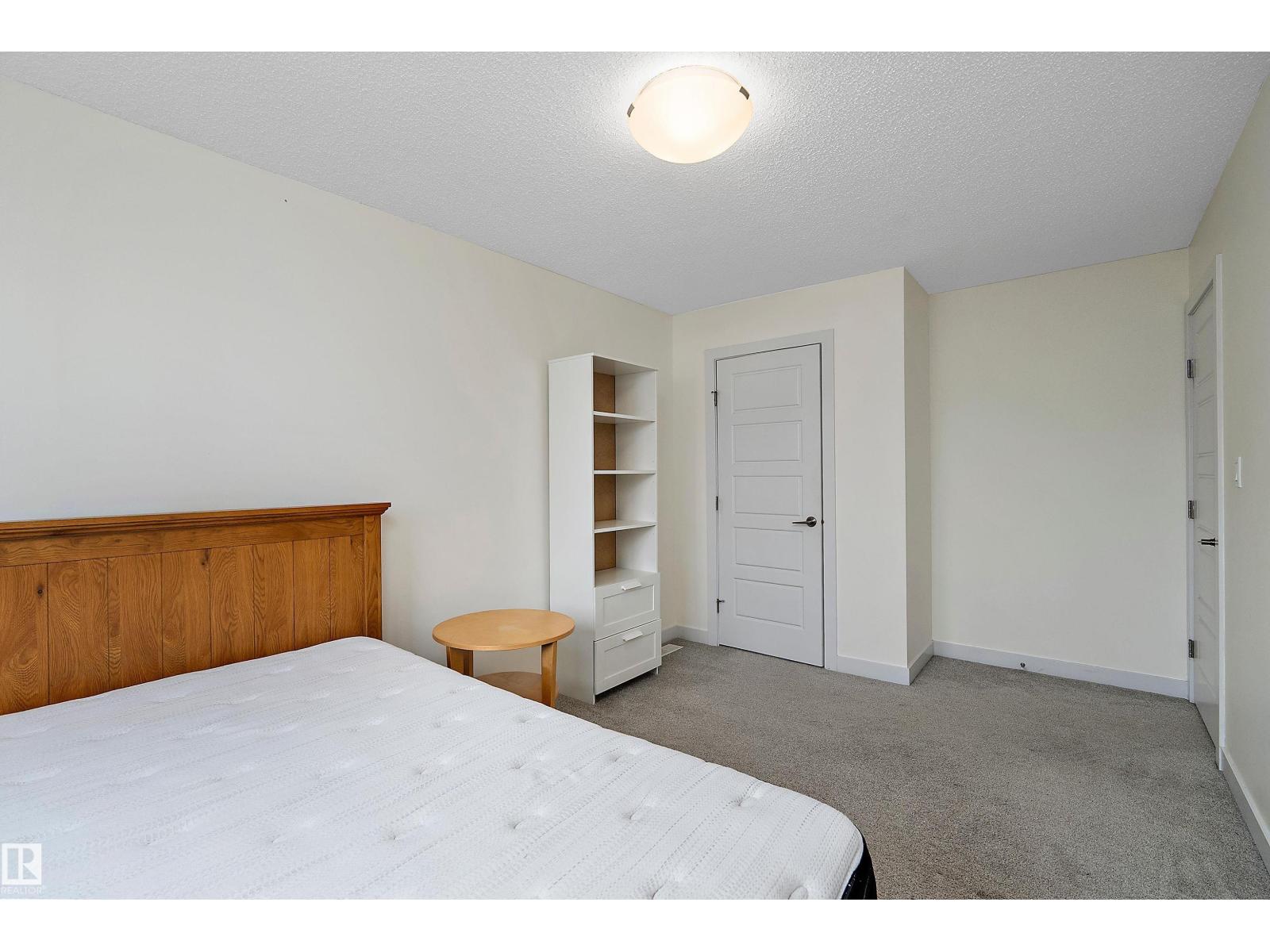 15832 11 Av Sw Property Photo 30