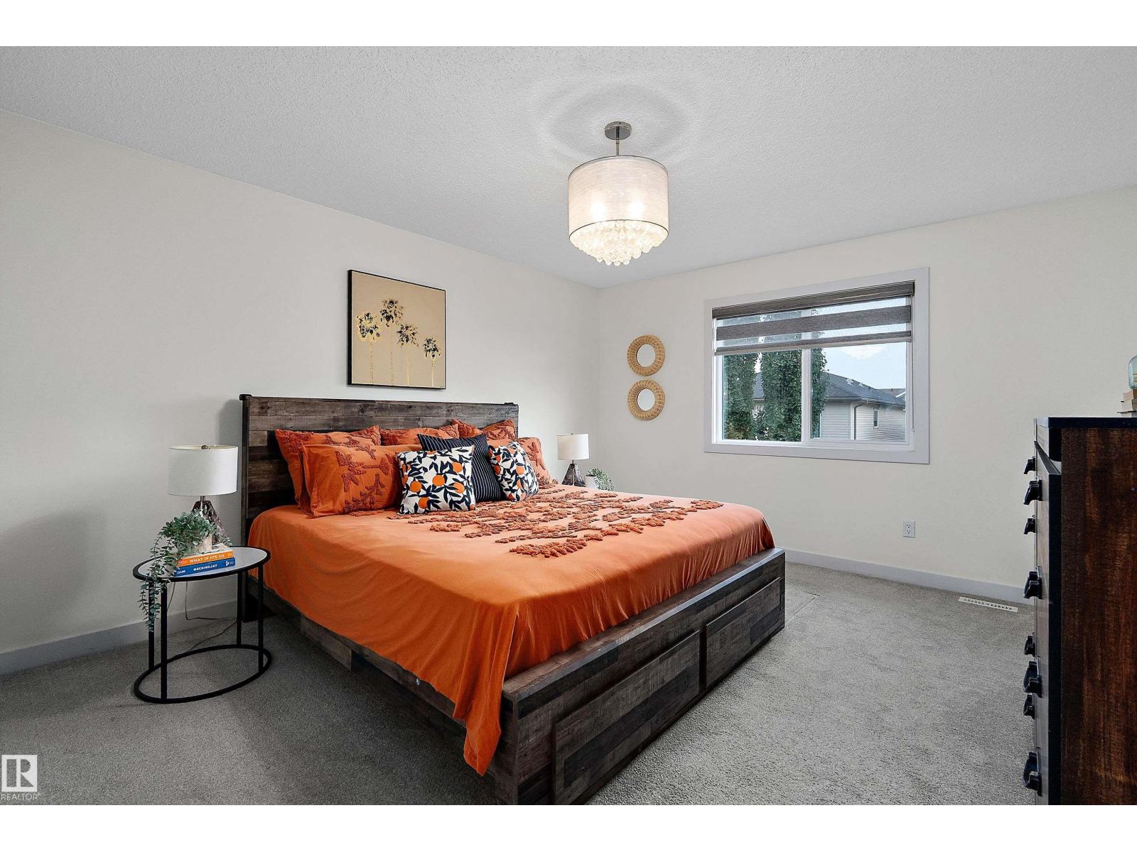 15832 11 Av Sw Property Photo 31