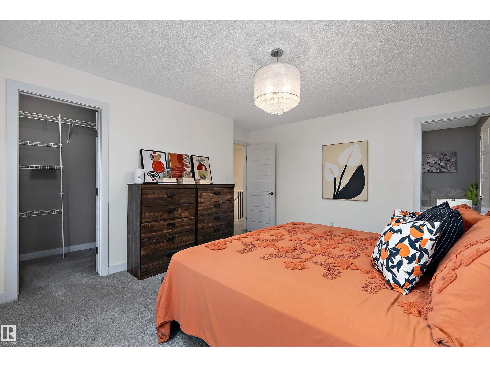15832 11 Av Sw Property Photo 33