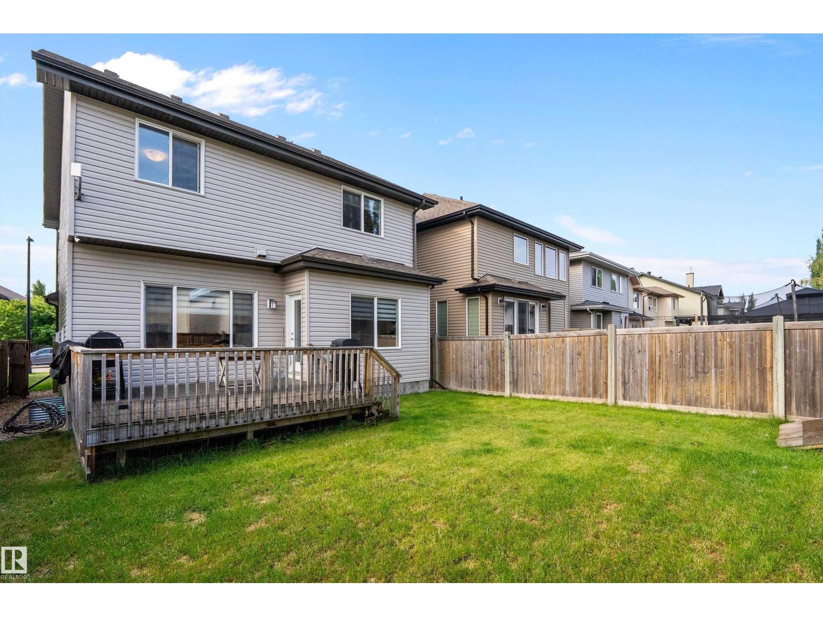 15832 11 Av Sw Property Photo 48