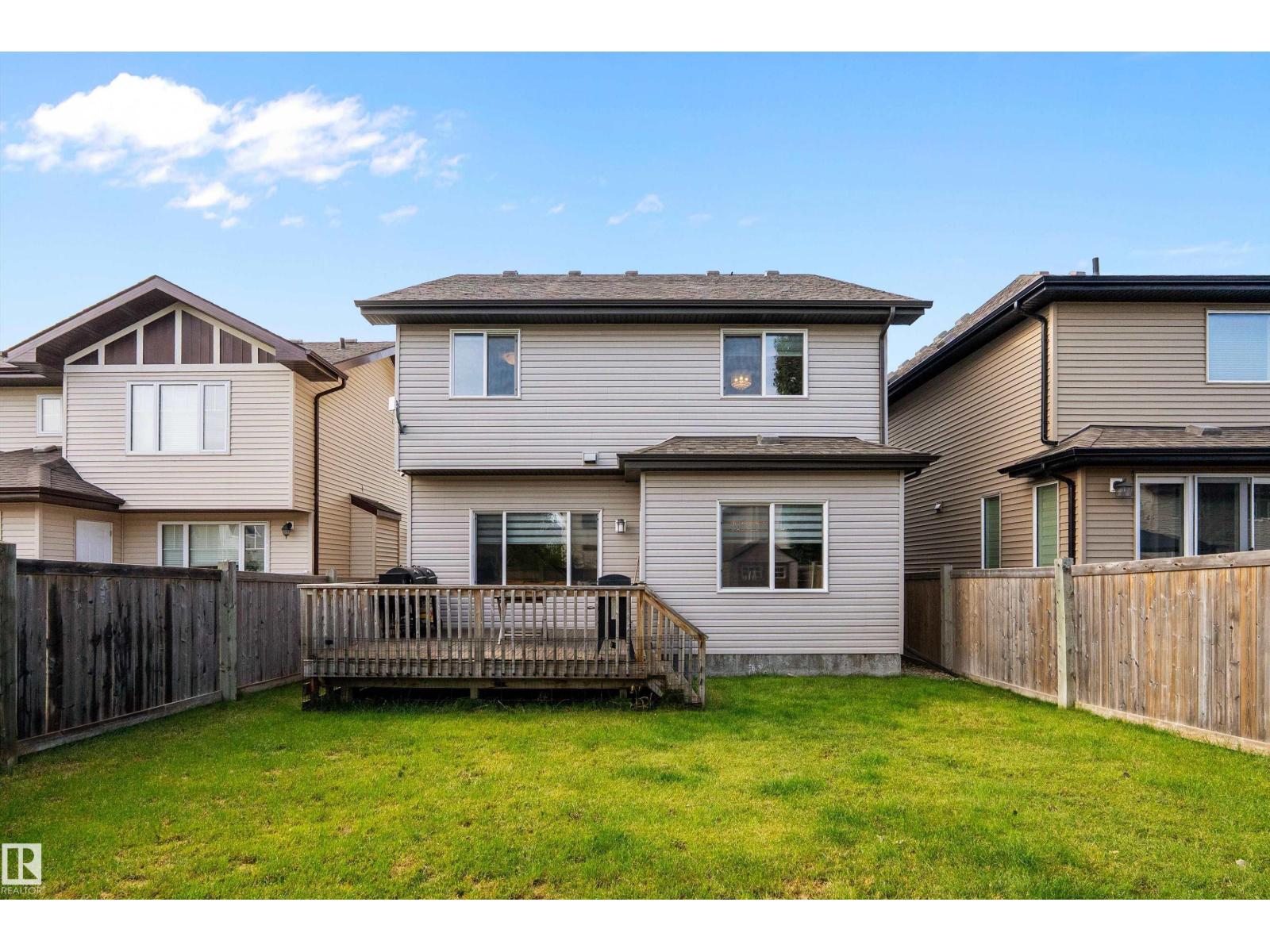 15832 11 Av Sw Property Photo 49