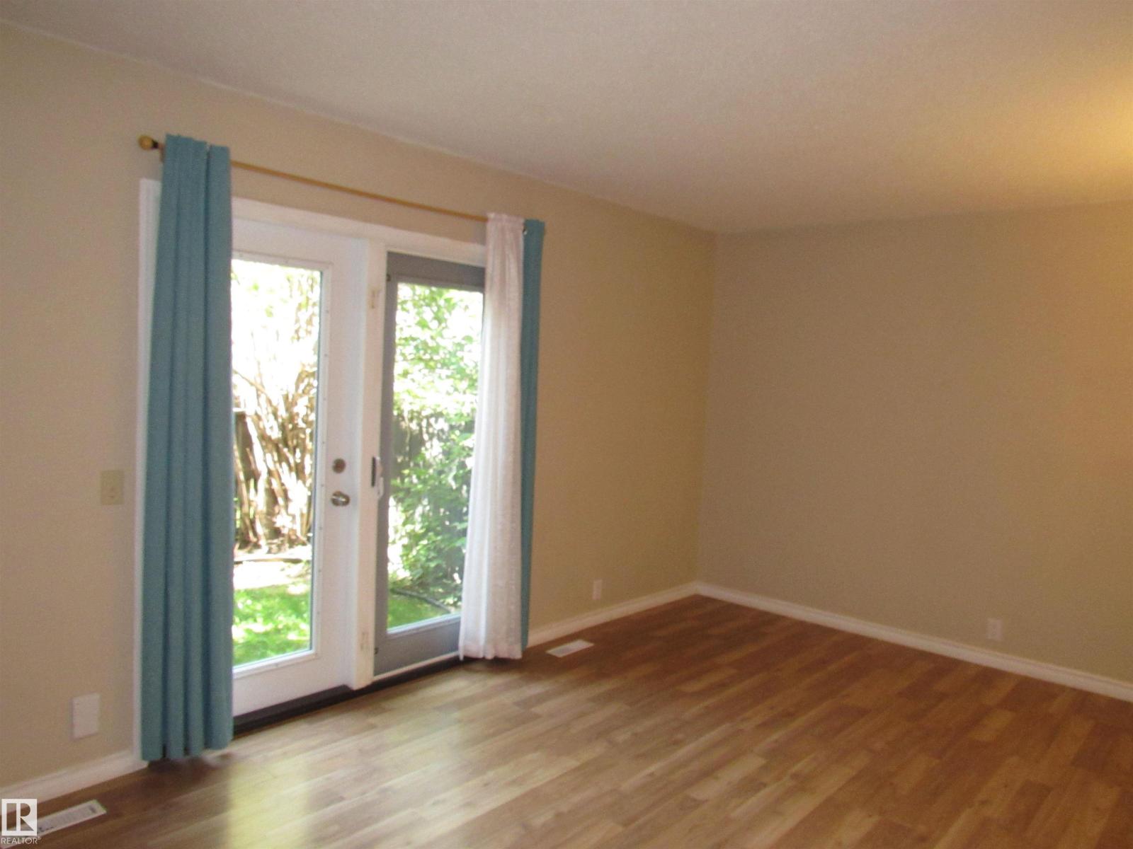 1692 37 St Nw Property Photo 4