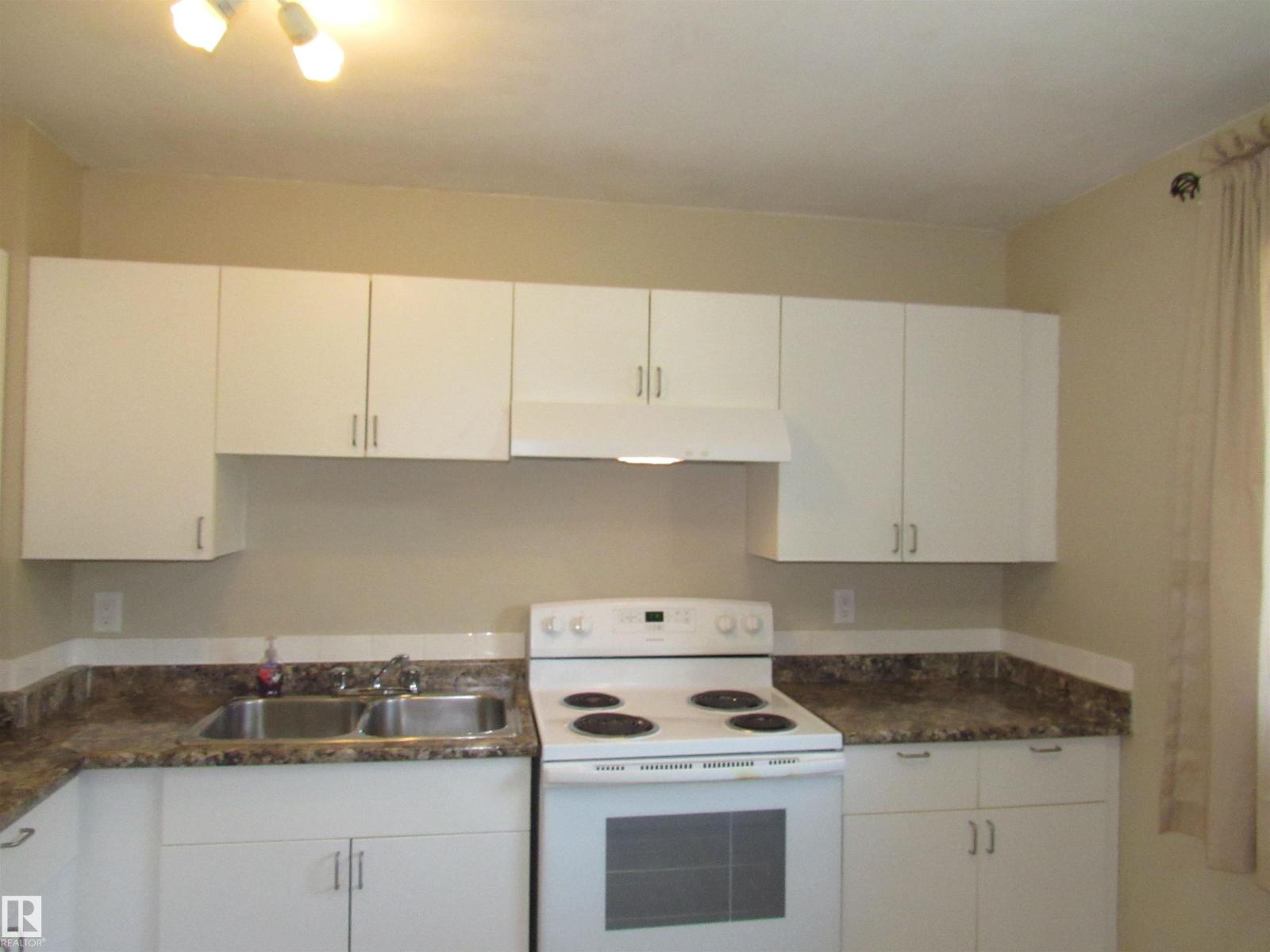 1692 37 St Nw Property Photo 9