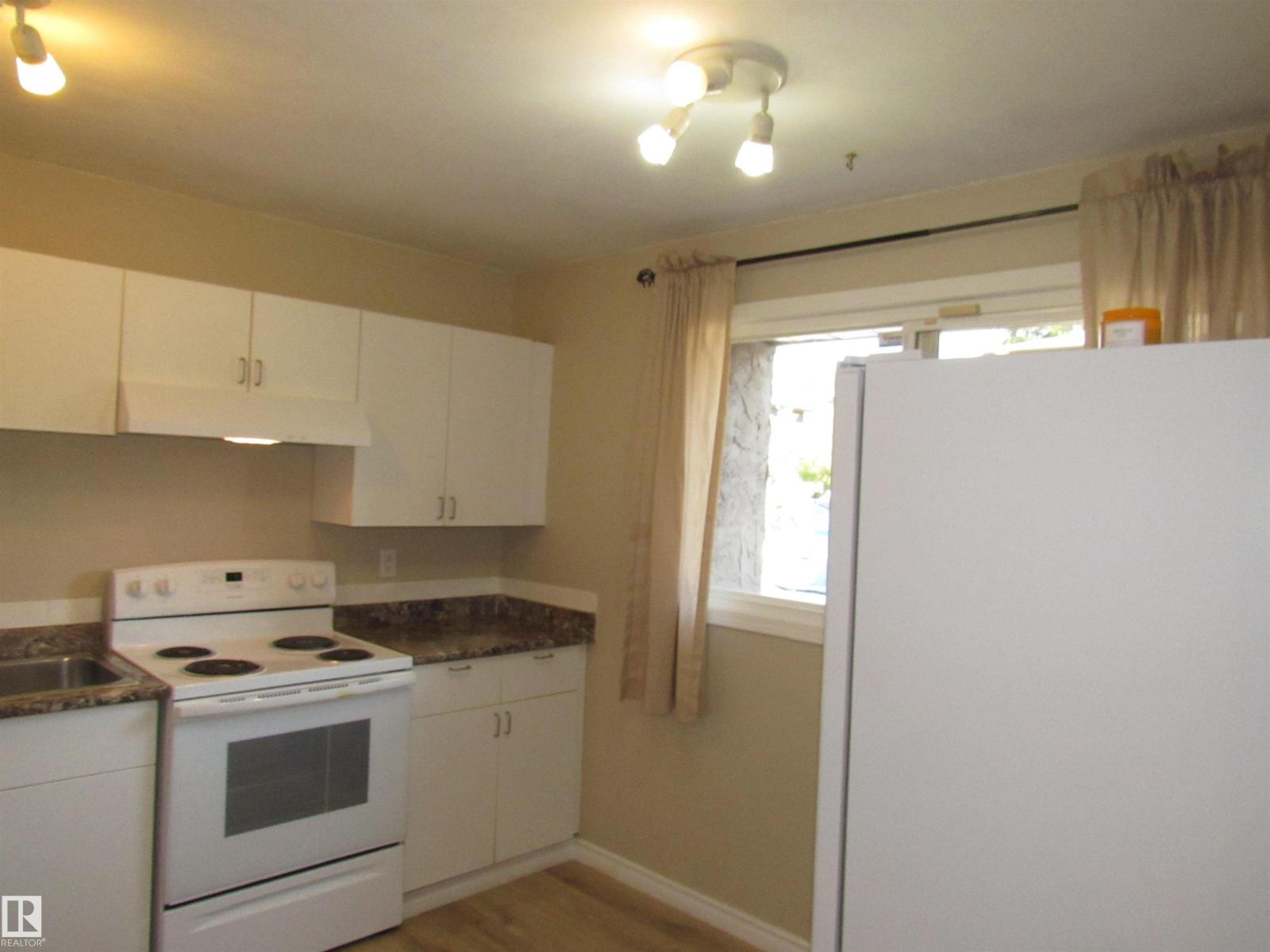 1692 37 St Nw Property Photo 11
