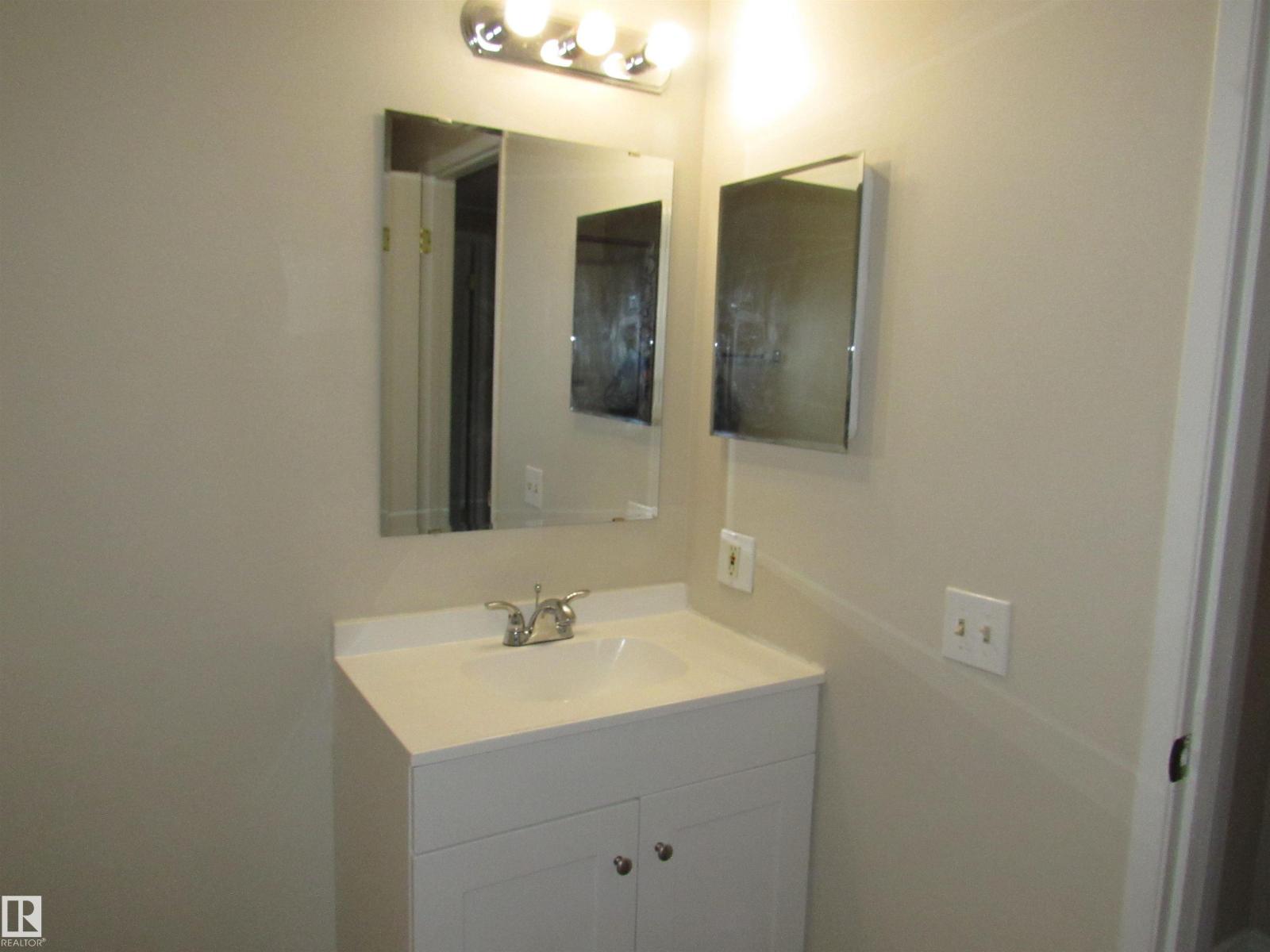 1692 37 St Nw Property Photo 26