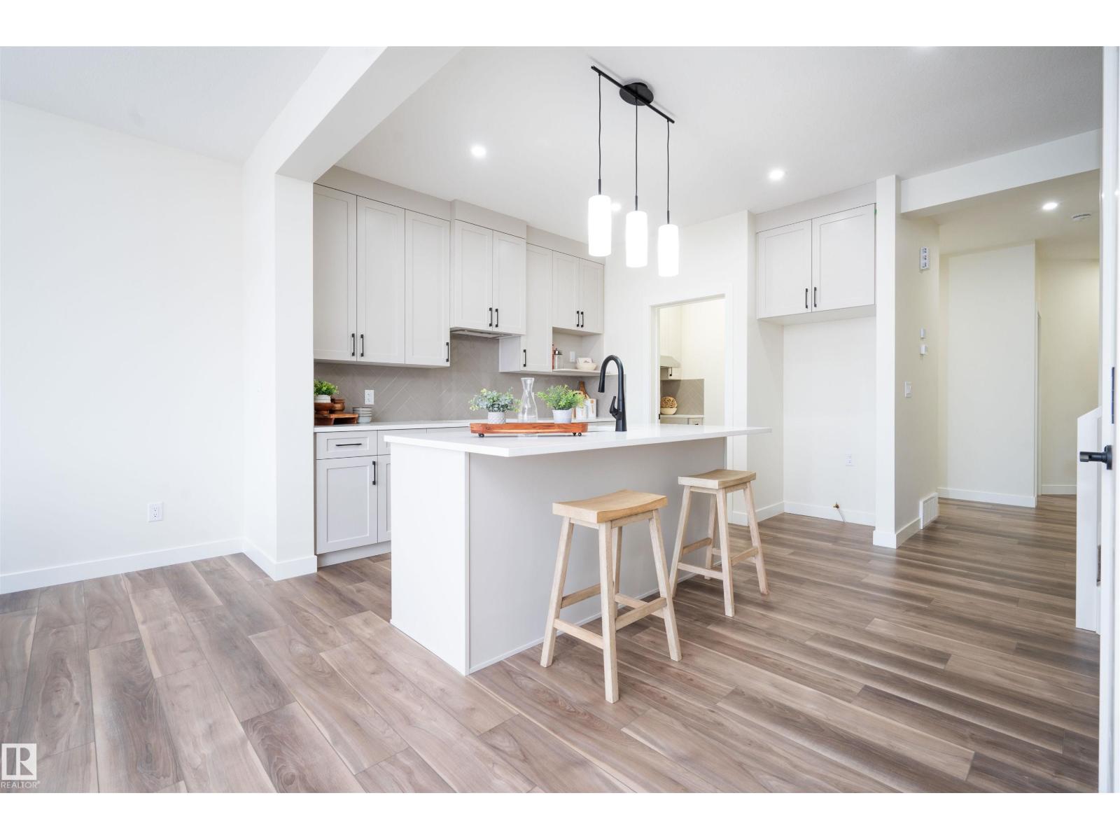 2623 5 Av Sw Property Photo 5