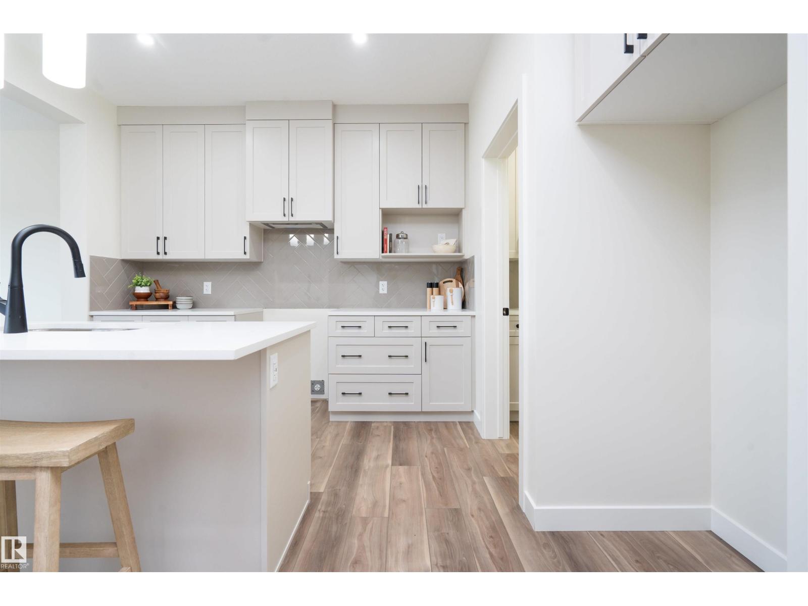 2623 5 Av Sw Property Photo 6
