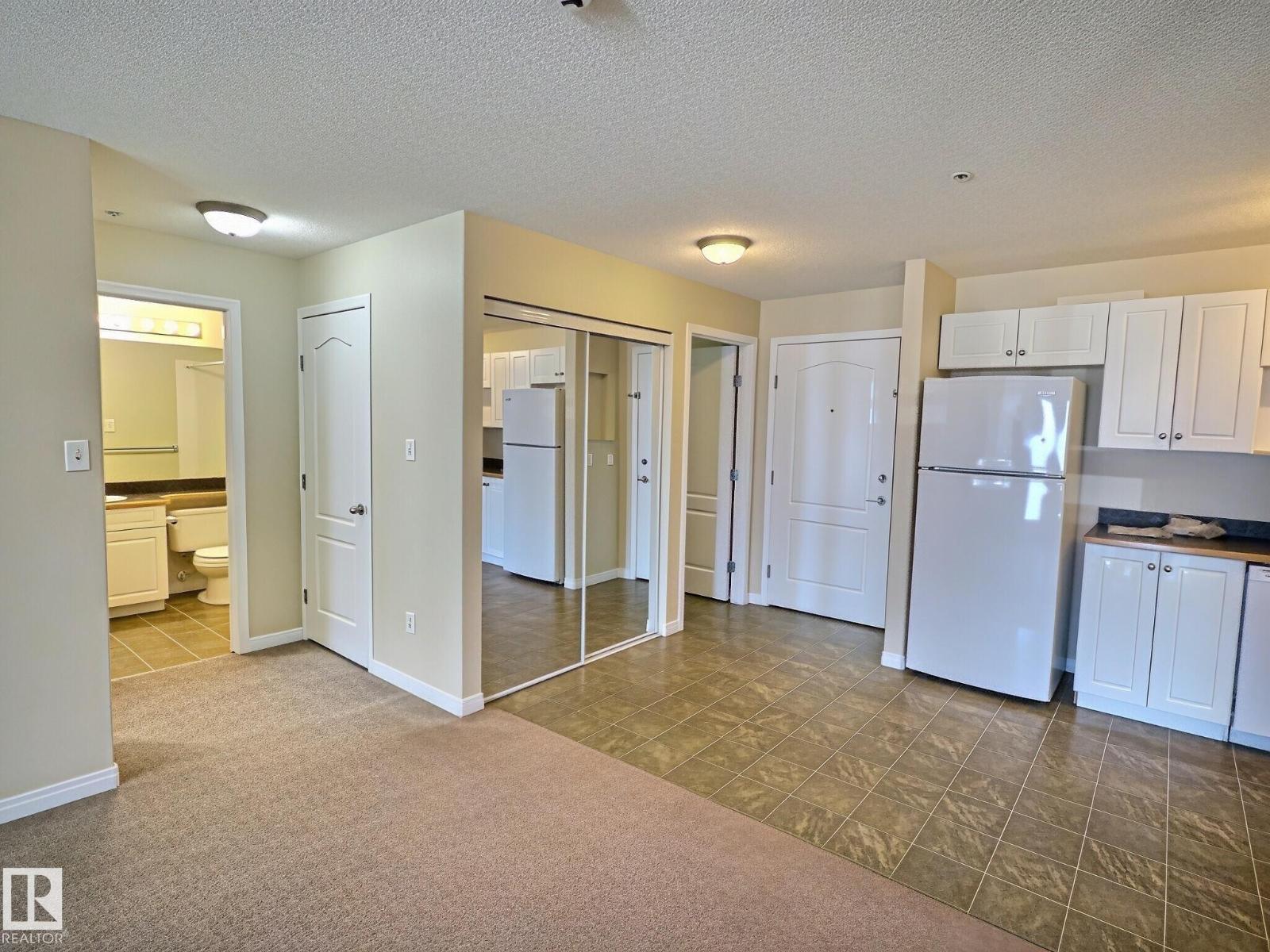 #111 5350 199 St Nw Property Photo 2