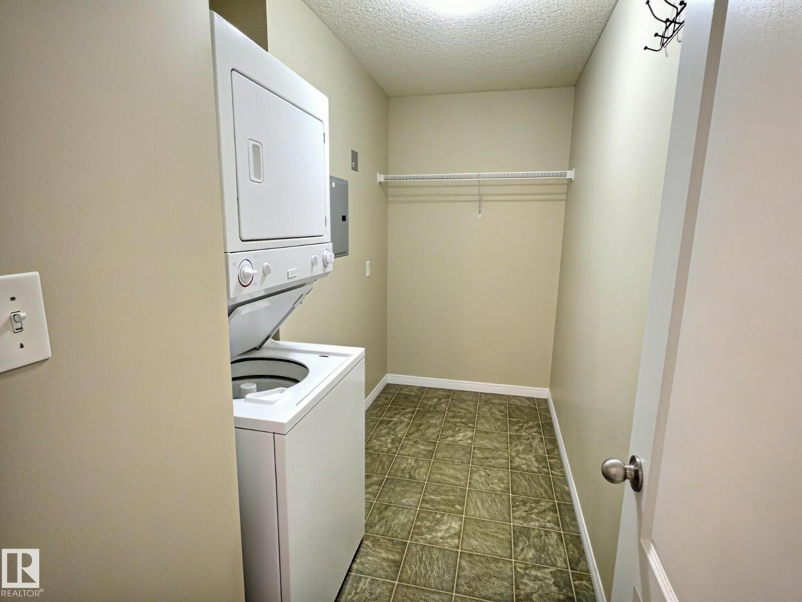 #111 5350 199 St Nw Property Photo 12