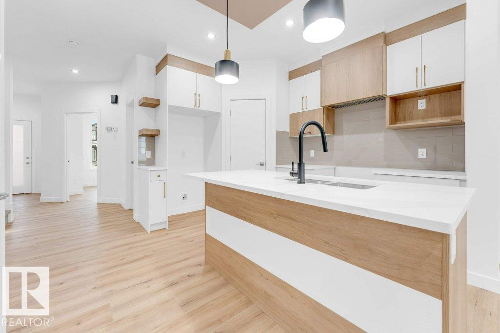 182 Pacific Drive Property Photo 1