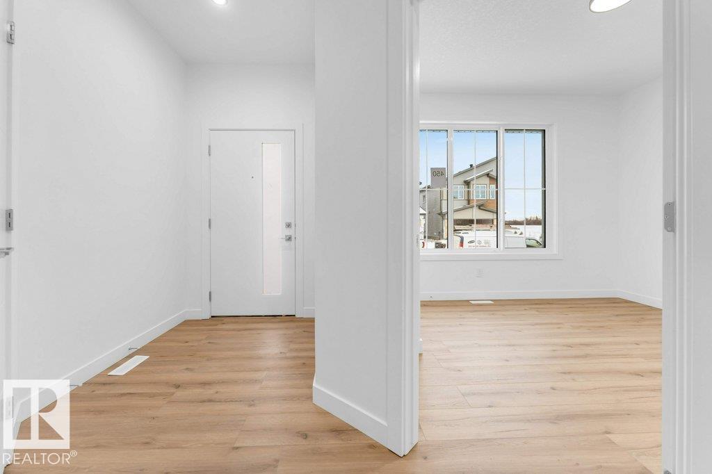 182 Pacific Drive Property Photo 2