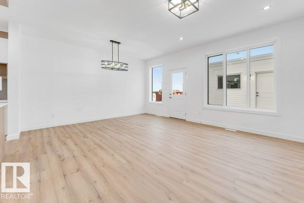 182 Pacific Drive Property Photo 3