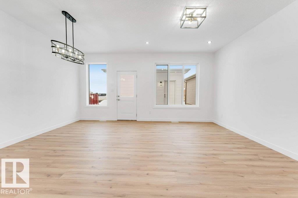 182 Pacific Drive Property Photo 4