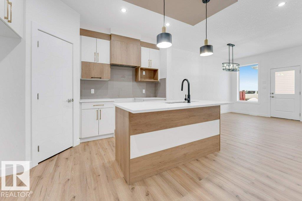 182 Pacific Drive Property Photo 8