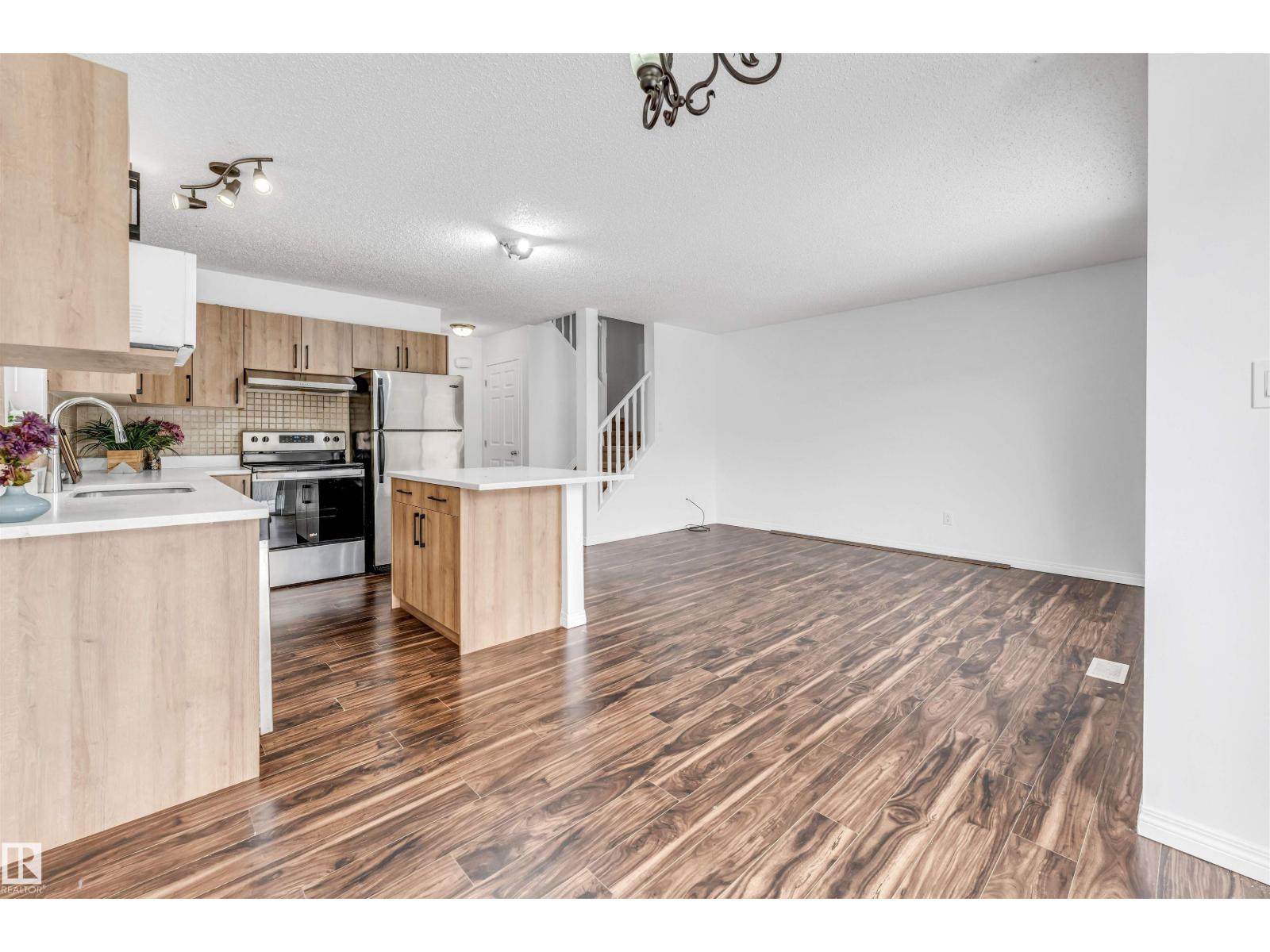 96 4350 23 St Nw Property Photo 9