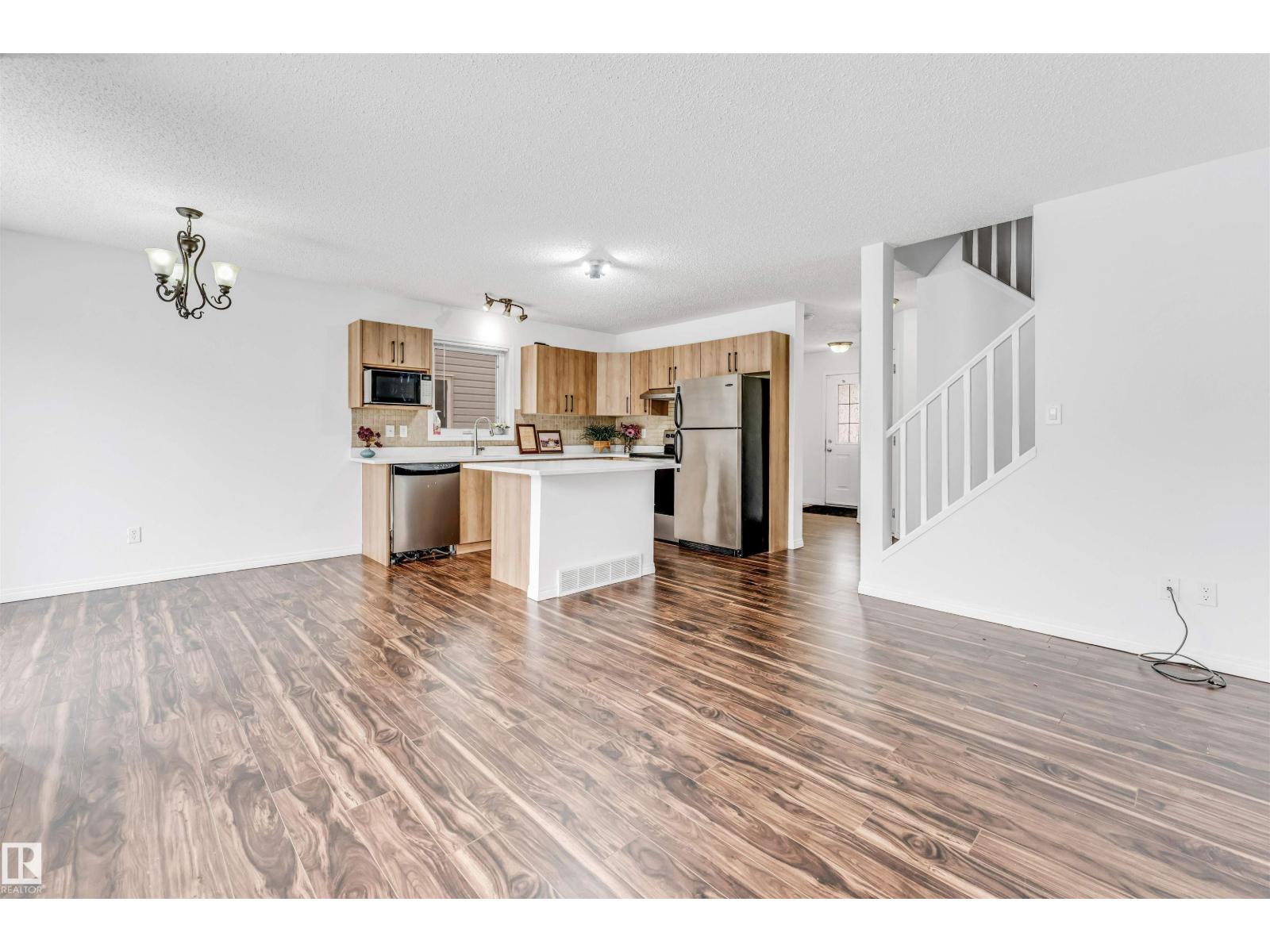96 4350 23 St Nw Property Photo 11