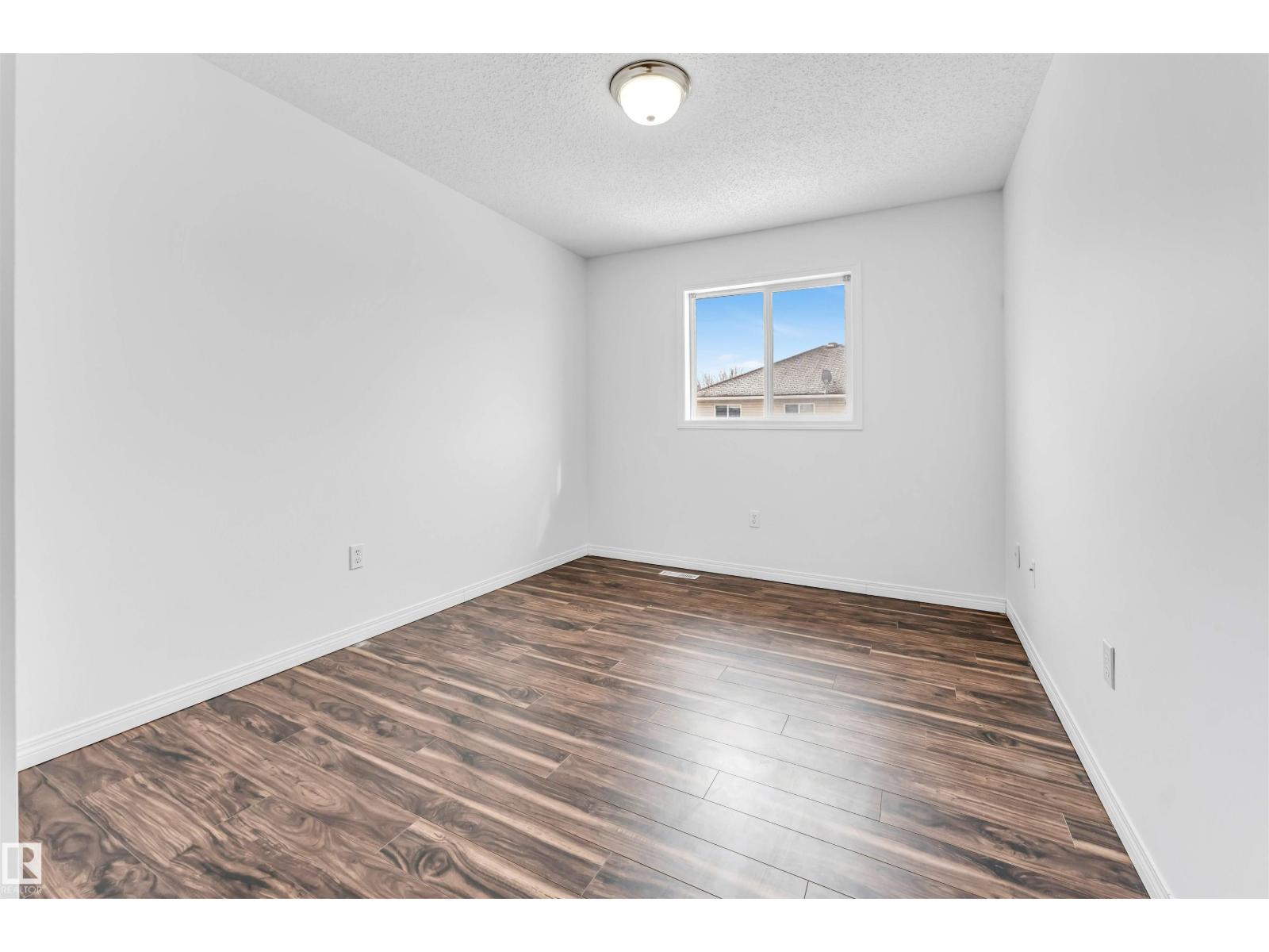 96 4350 23 St Nw Property Photo 16