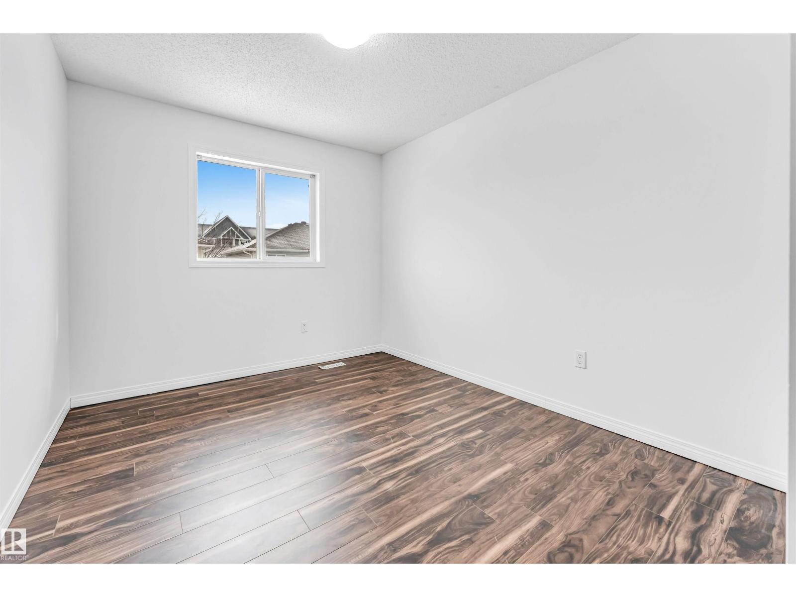 96 4350 23 St Nw Property Photo 17