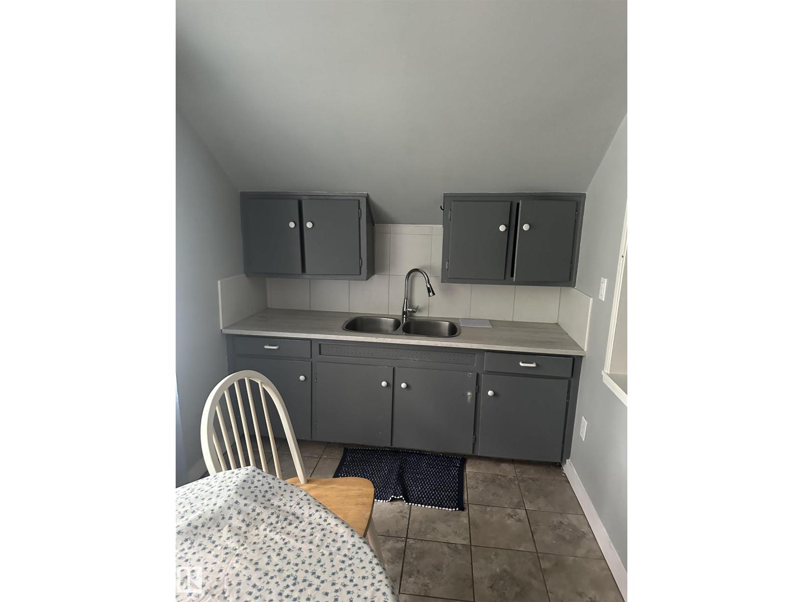11618 89 St Nw Nw Property Photo 11