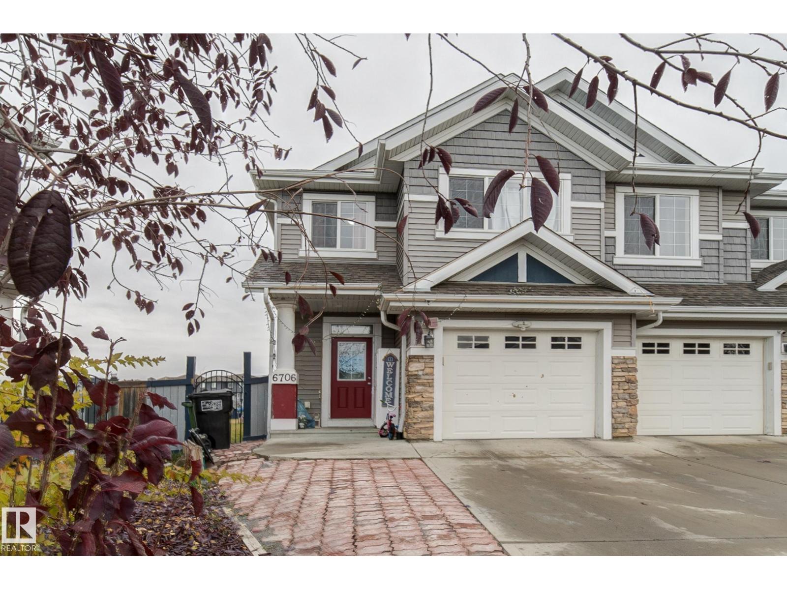 6706 24 AV SW Property Photo 1