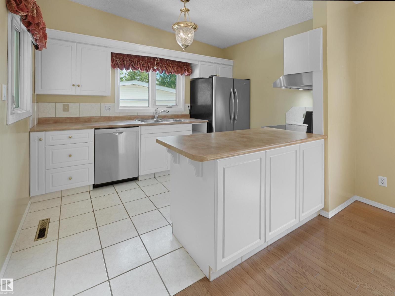 14719 62 St Nw Property Photo 7