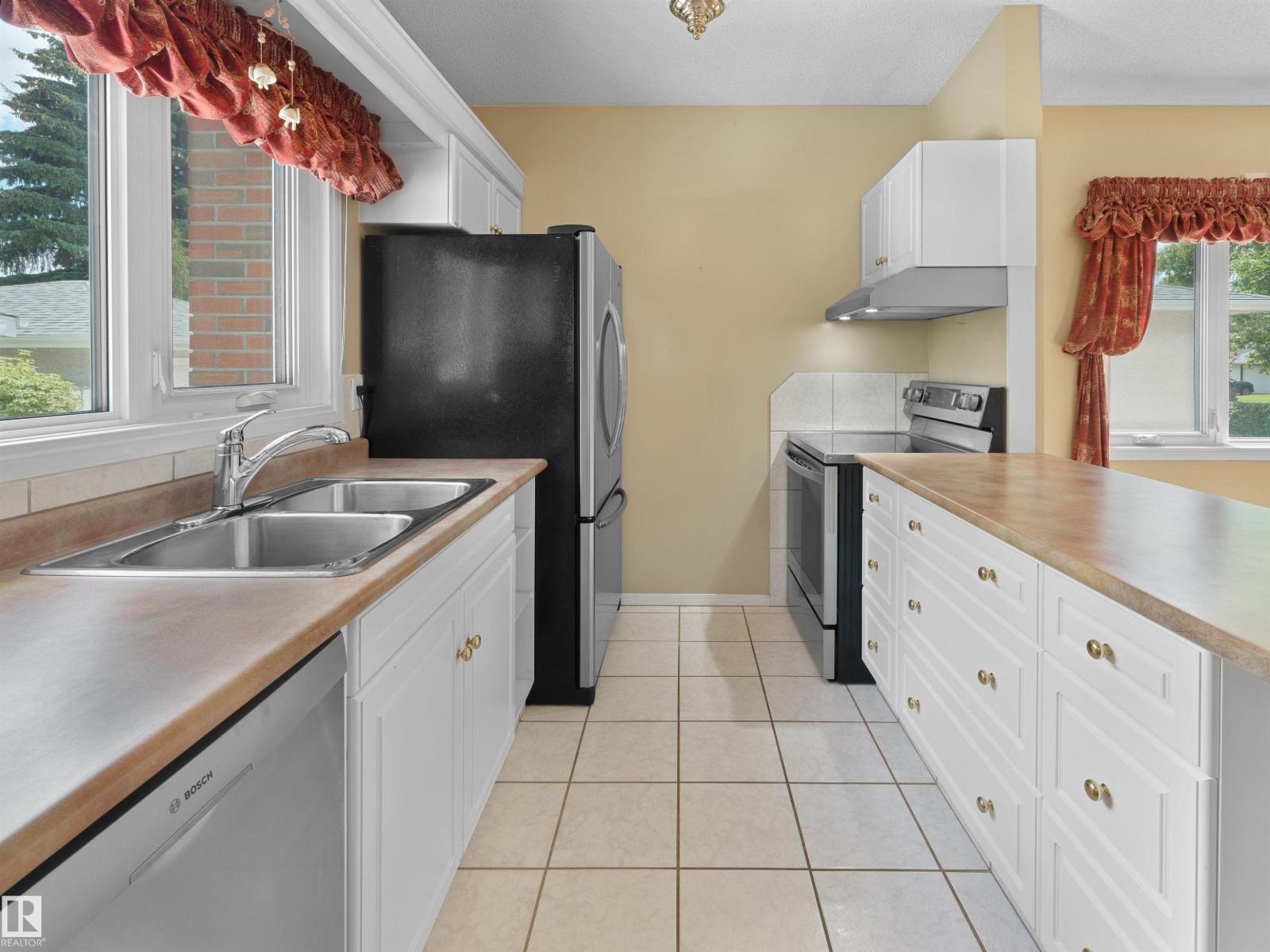 14719 62 St Nw Property Photo 9