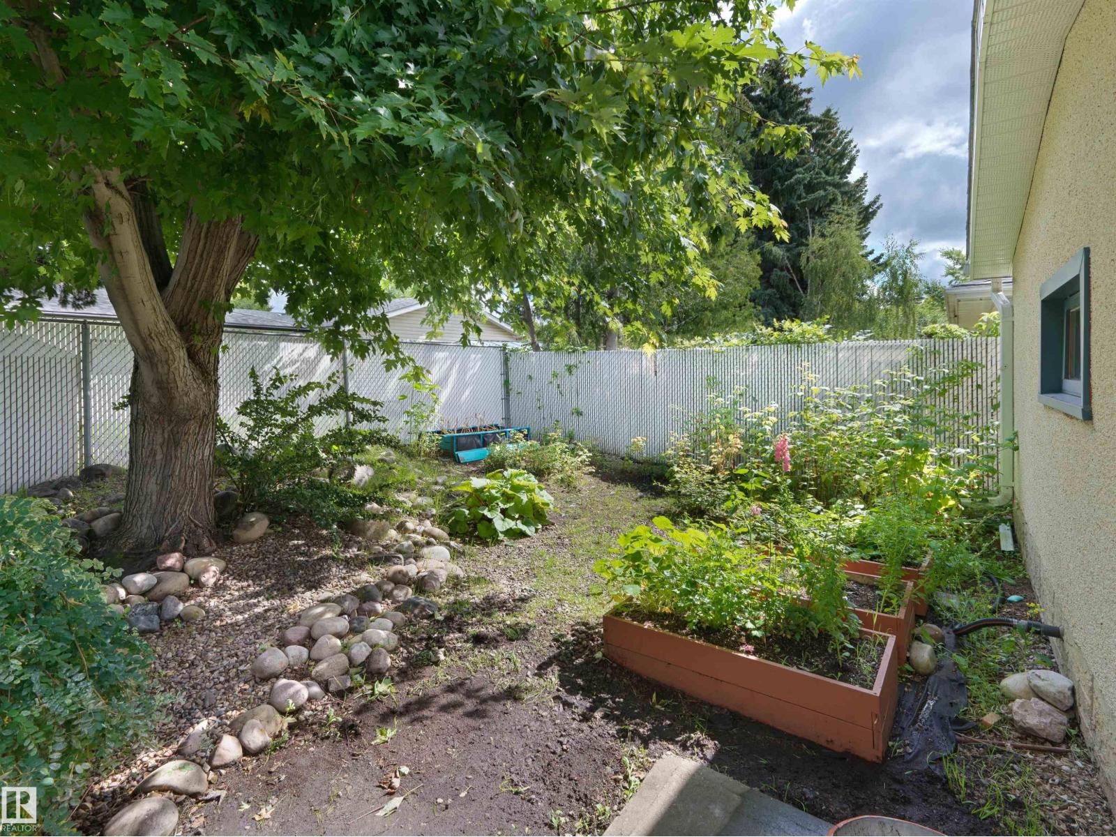 14719 62 St Nw Property Photo 31