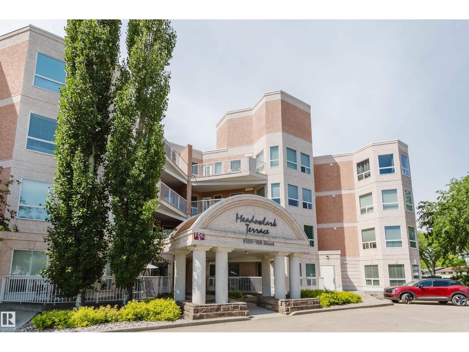 #406 9120 156 ST NW