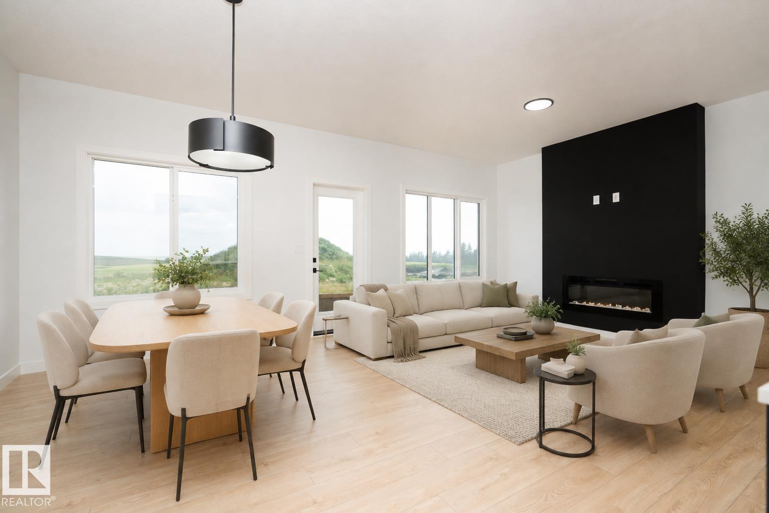 6255 29 AV SW Property Photo 1