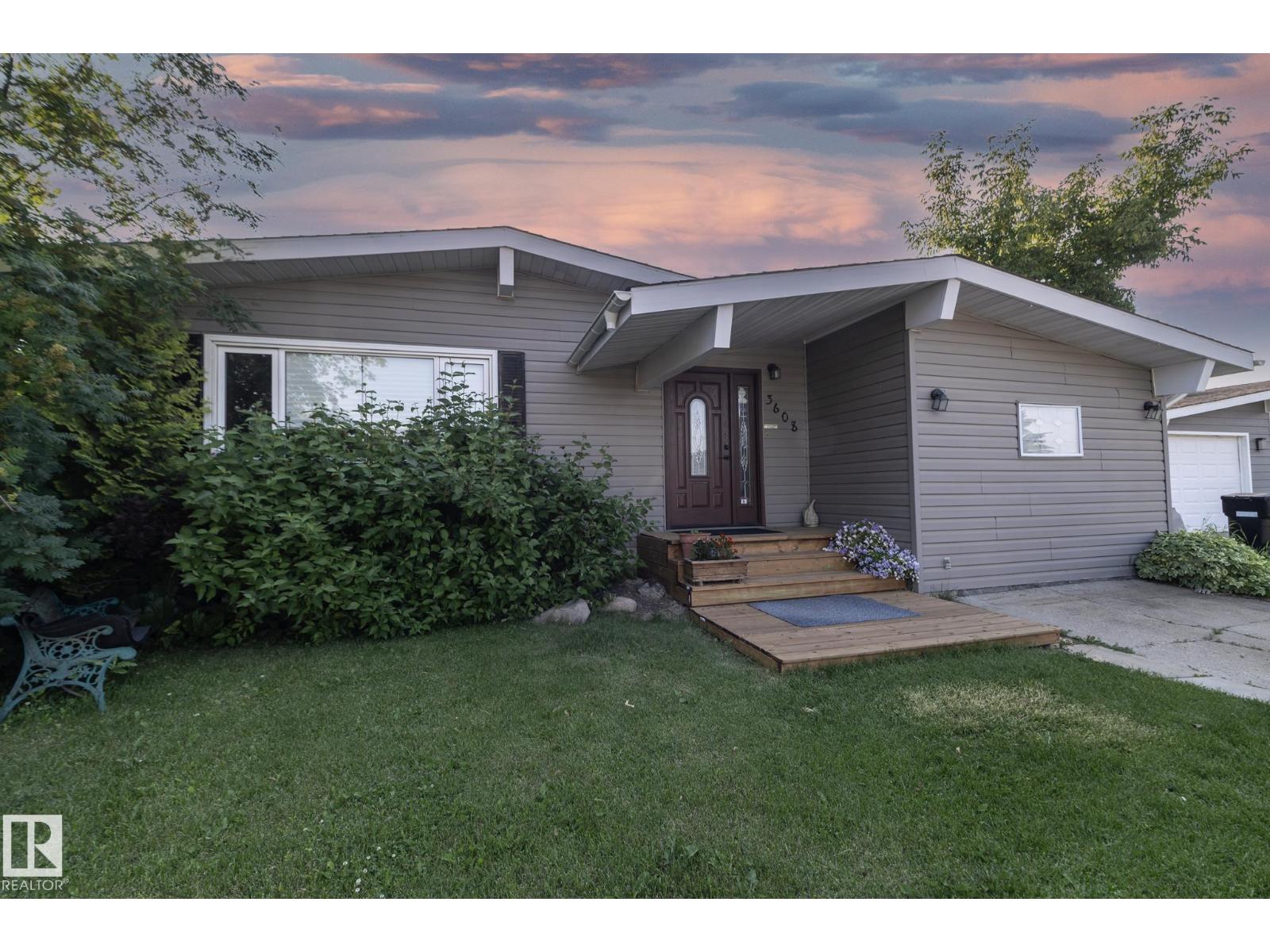 3608 44 ST Property Photo 1