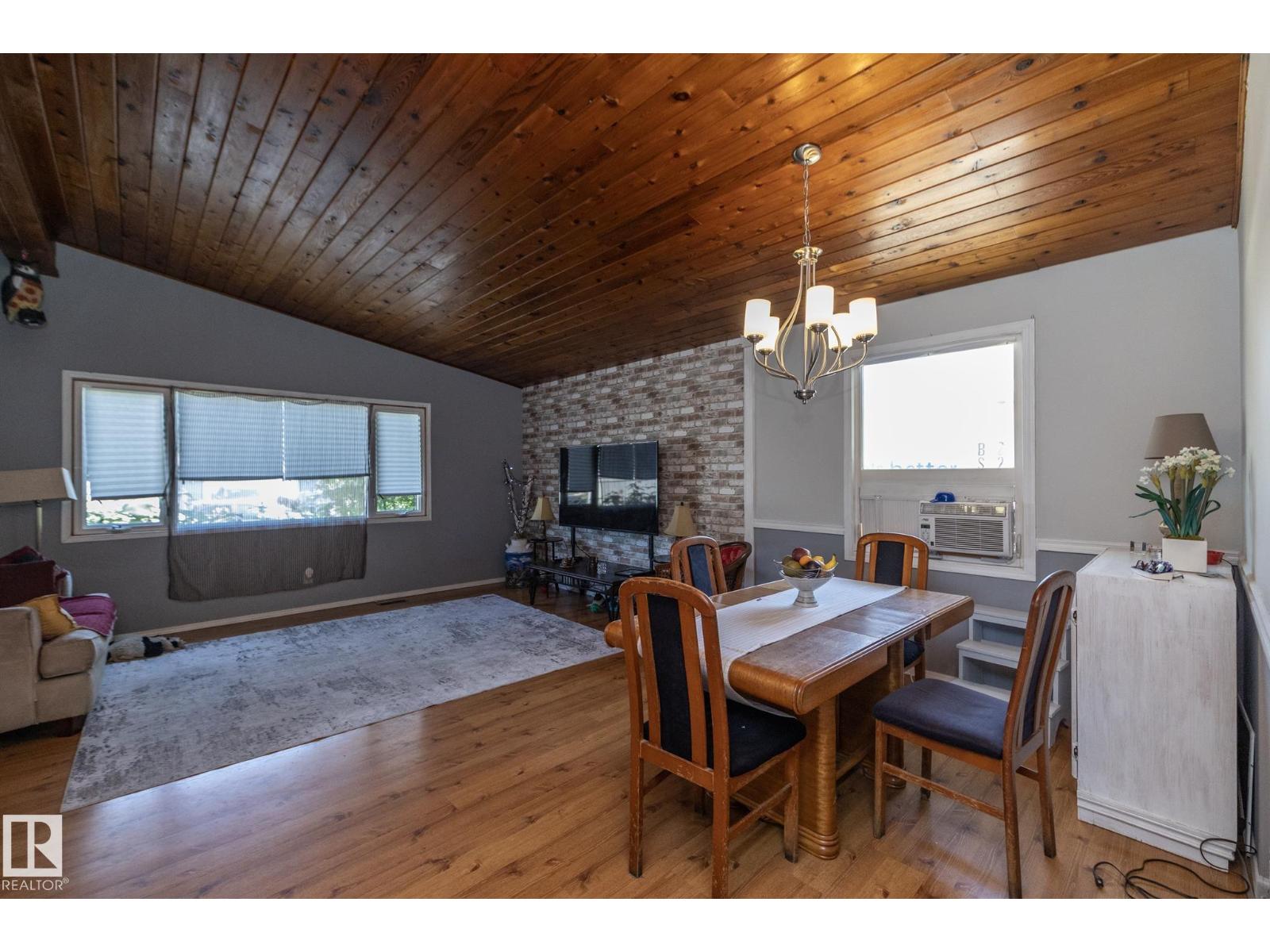 3608 44 St Property Photo 3