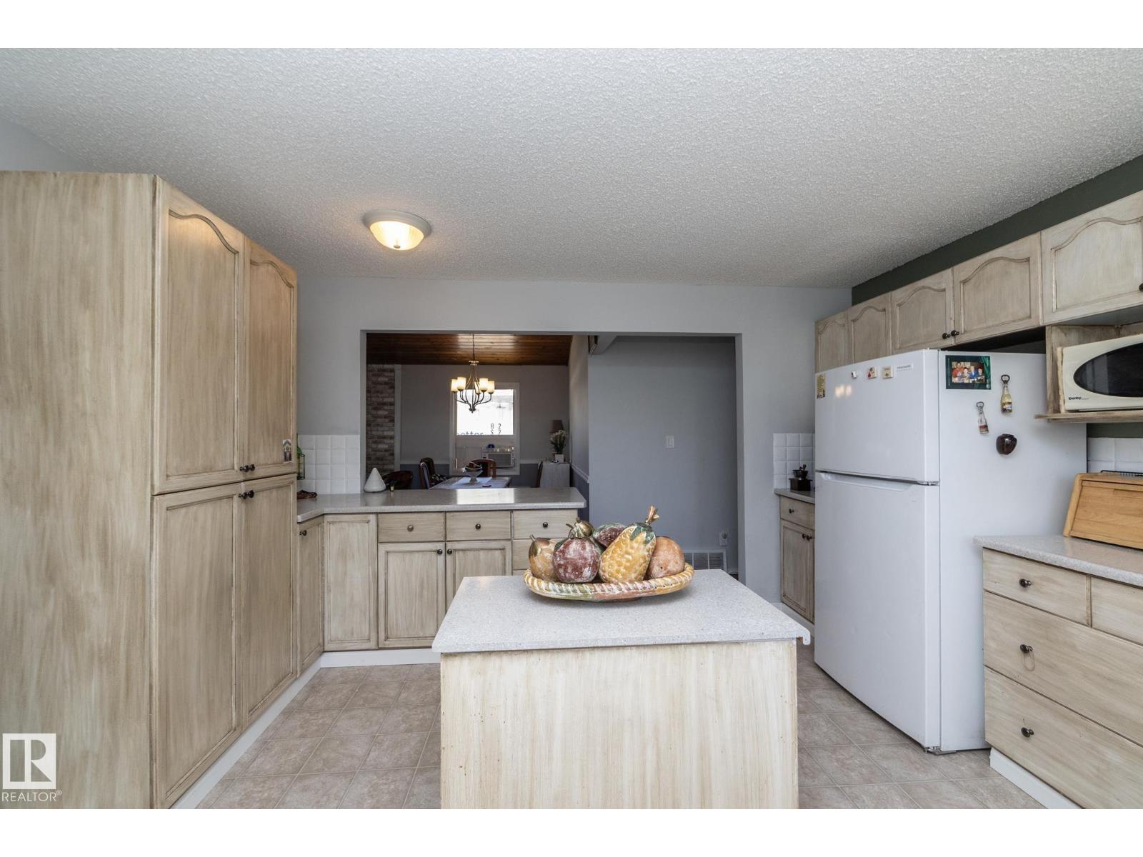 3608 44 St Property Photo 11