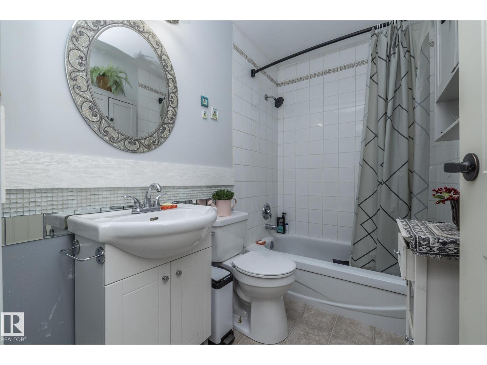3608 44 St Property Photo 17